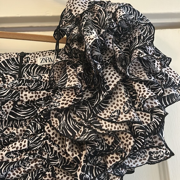 Zara zebra ruffle shirt - Picture 3 of 5